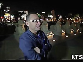 big shemale'_s ass lanced by 10-pounder