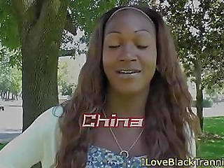 self sucker & shemale get it on