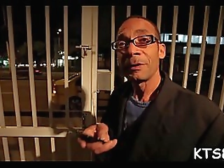 tgirl bonks like a sex machine