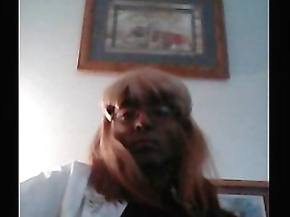 beautiful ladyboy strips for you