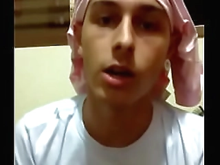 crossdresser enjoyin dick wanking on webcam for fans