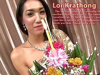 ladyboy om bareback n handjob