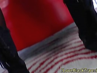 bigtitted black tranny toying her ass