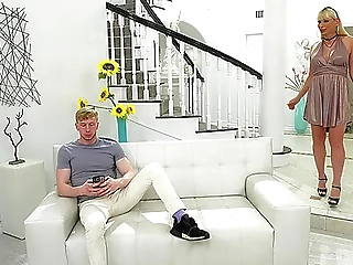 Shemale gives this horny man the dick he deserves in a complete cam shag