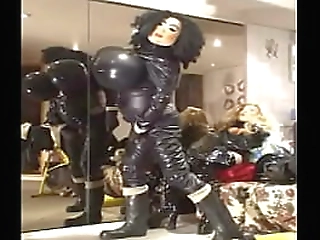 cutegurlieinturneddownrubberbootz